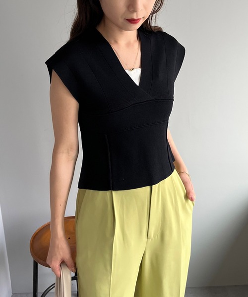 CAPRICIEUX LE'MAGE（カプリシューレマージュ）の「ブロッキング深Vプルオーバー（ニット/セーター・レディース・ブラック/ベージュ・FREE）」の13枚目の写真