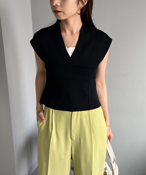 CAPRICIEUX LE'MAGE（カプリシューレマージュ）の「ブロッキング深Vプルオーバー（ニット/セーター・レディース・ブラック/ベージュ・FREE）」の11枚目の写真