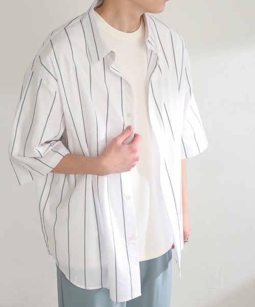 SENSE OF PLACE by URBAN RESEARCH(センスオブプレイスバイアーバンリサーチ)の「ストライプエクストラルーズシャツ(5分袖)(シャツ/ブラウス・メンズ・ホワイト/ネイビー/ライトベージュ・MEDIUM/LARGE)」の6枚目の写真