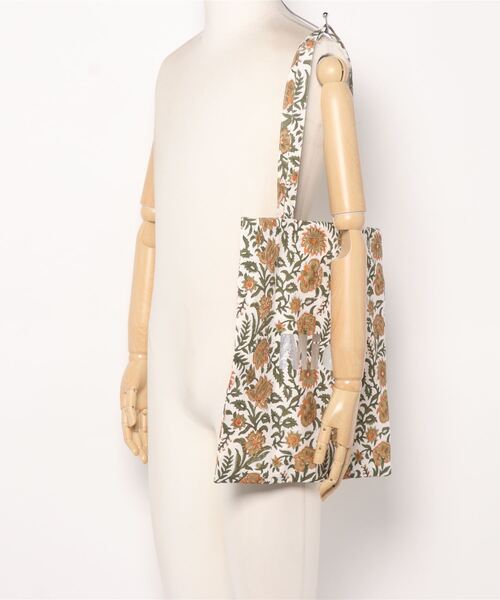 cepo（セポ）の「バロックプリント インド綿トートバッグ　WEB限定（トートバッグ・レディース・ホワイト系その他/ブラック系その他/レッド・FREE）」の5枚目の写真