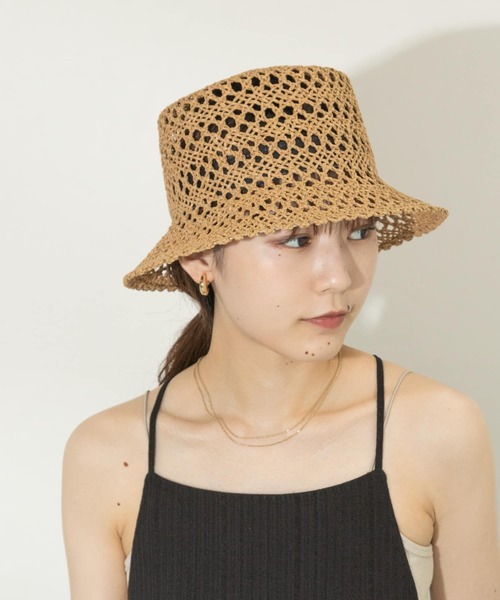 SMELLY(スメリー)の「スカシアミペーパーバケットハット(ハット・レディース・ベージュ/アイボリー・-)」の2枚目の写真