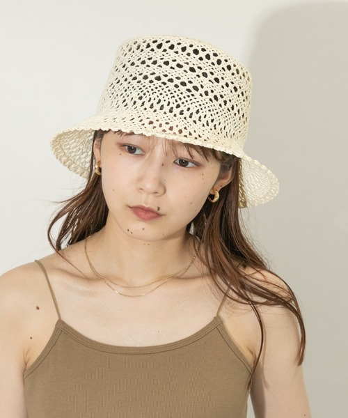 SMELLY(スメリー)の「スカシアミペーパーバケットハット(ハット・レディース・ベージュ/アイボリー・-)」の13枚目の写真