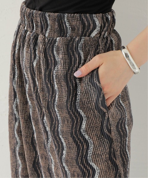 JOURNAL STANDARD（ジャーナルスタンダード）の「ウェーブパターンプリーツスカート（スカート・レディース・ブラウン/イエロー・36/38）」の15枚目の写真