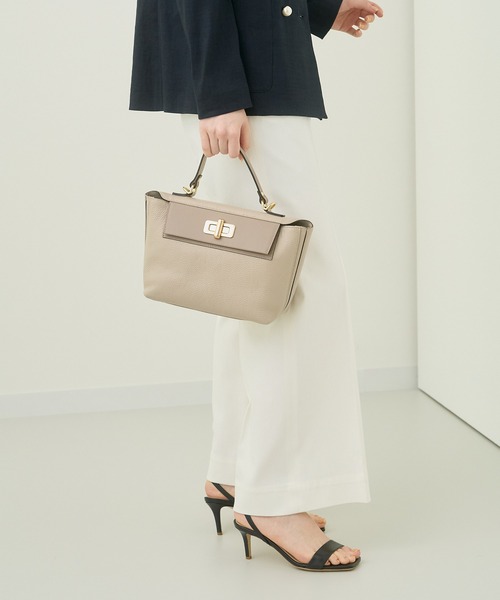 ANAYI（アナイ）の「【雑誌掲載】フラップショルダー　バッグ（ショルダーバッグ・レディース・ベージュ/ブラック・FREE）」の6枚目の写真