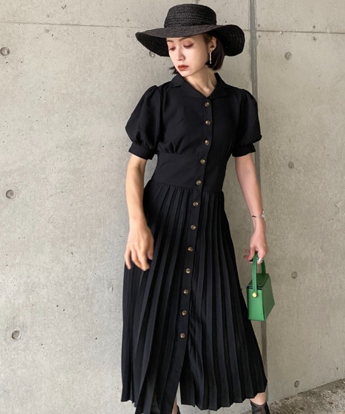 deux amour(ドゥーザムール)の「平織り開襟プリーツワンピース(シャツワンピース・レディース・ブラック/ベージュ/サックスブルー・MEDIUM)」の4枚目の写真