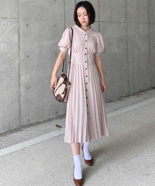 deux amour(ドゥーザムール)の「平織り開襟プリーツワンピース(シャツワンピース・レディース・ブラック/ベージュ/サックスブルー・MEDIUM)」の13枚目の写真