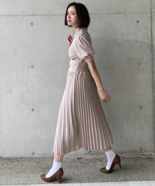 deux amour(ドゥーザムール)の「平織り開襟プリーツワンピース(シャツワンピース・レディース・ブラック/ベージュ/サックスブルー・MEDIUM)」の14枚目の写真