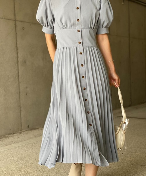 deux amour(ドゥーザムール)の「平織り開襟プリーツワンピース(シャツワンピース・レディース・ブラック/ベージュ/サックスブルー・MEDIUM)」の18枚目の写真