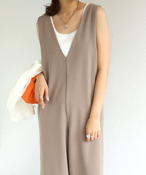 梨地ポンチVネックサロペット
