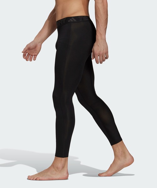 adidas（アディダス）の「テックフィット AEROREADY