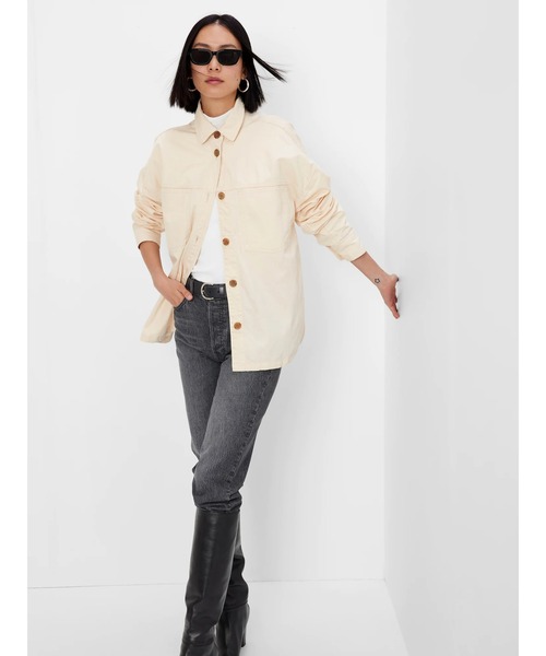 GAP（ギャップ）の「ウォッシュウェル オーバーサイズ カーキシャツジャケット（その他アウター・レディース・ナチュラル・XS/S/M/XXS/L）」の15枚目の写真