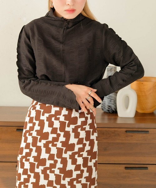 Bab（バブ）の「シアーサッカーストライプブラウス（シャツ/ブラウス・レディース・ブラック/ピンク/ライトグリーン/アイボリー・M）」の11枚目の写真