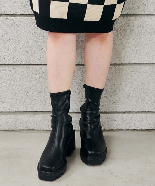 noyau（ノヤウ）の「タンクソールストレッチブーツ（ブーツ・レディース・ライトブルーグレー/アイボリー/ブラック系その他6/ブラック・S/M/L/LL）」の3枚目の写真