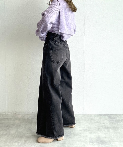 w closet（ダブルクローゼット）の「フレアデニムパンツ（デニムパンツ・レディース・ブルー/ダークグレー・FREE）」の20枚目の写真
