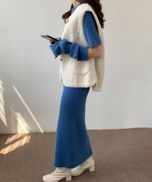 ABITOKYO(アビトーキョー)の「アームウォーマーハイネックニットロングワンピース(ワンピース・レディース・ブルー/ベージュ/オレンジ/ブラック・FREE)」の6枚目の写真