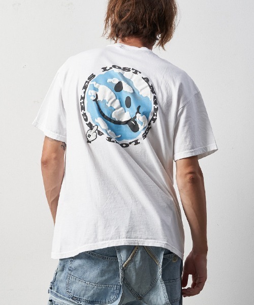 STUD MUFFIN(スタッドマフィン)の「mt8085-6ozピグメントダイコットン天竺アーススマイリー-サガラパッチ SSTシャツ(Tシャツ/カットソー・メンズ・ホワイト/チャコールグレー・2/4/3)」の5枚目の写真