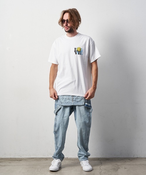 STUD MUFFIN(スタッドマフィン)の「mt8085-6ozピグメントダイコットン天竺アーススマイリー-サガラパッチ SSTシャツ(Tシャツ/カットソー・メンズ・ホワイト/チャコールグレー・2/4/3)」の3枚目の写真