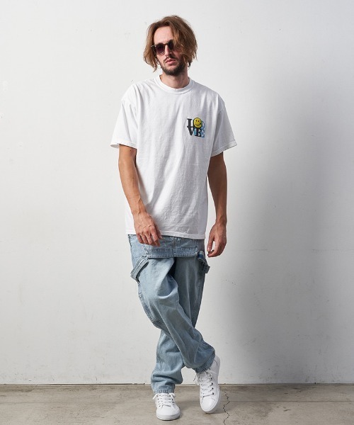 STUD MUFFIN(スタッドマフィン)の「mt8085-6ozピグメントダイコットン天竺アーススマイリー-サガラパッチ SSTシャツ(Tシャツ/カットソー・メンズ・ホワイト/チャコールグレー・2/4/3)」の16枚目の写真