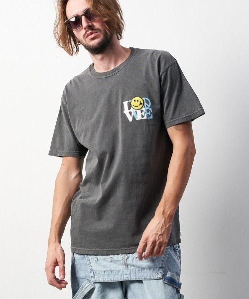 STUD MUFFIN(スタッドマフィン)の「mt8085-6ozピグメントダイコットン天竺アーススマイリー-サガラパッチ SSTシャツ(Tシャツ/カットソー・メンズ・ホワイト/チャコールグレー・2/4/3)」の6枚目の写真