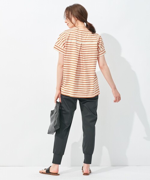 自由区(ジユウク)の「ボーダー タックデザインカットソー(Tシャツ/カットソー・レディース・アイボリー系2/ベージュ系2/ネイビー系1/黄土色系1・32)」の10枚目の写真