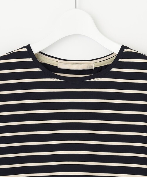 自由区(ジユウク)の「ボーダー タックデザインカットソー(Tシャツ/カットソー・レディース・アイボリー系2/ベージュ系2/ネイビー系1/黄土色系1・32)」の8枚目の写真