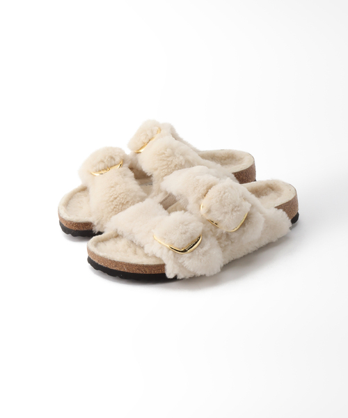 BIRKENSTOCK(ビルケンシュトック)の「≪一部店舗+WEB限定≫ 【BIRKENSTOCK】ARIZONA BIG BUCKLE TEDDY RIV/ サンダル(サンダル・レディース・ホワイト/ブラック・36/37/38/39)」の2枚目の写真