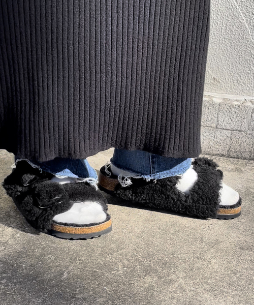 BIRKENSTOCK(ビルケンシュトック)の「≪一部店舗+WEB限定≫ 【BIRKENSTOCK】ARIZONA BIG BUCKLE TEDDY RIV/ サンダル(サンダル・レディース・ホワイト/ブラック・36/37/38/39)」の5枚目の写真