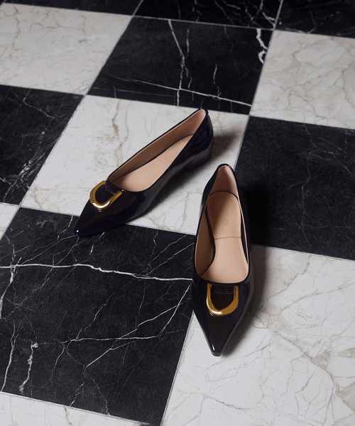 CHARLES & KEITH(チャールズ & キース)の「Gabine ガビーヌ レザーバレリーナ(バレエシューズ・レディース・ブラック/アイボリー・22.5cm/23cm/23.5cm/24.5cm/25cm/25.5cm)」の2枚目の写真