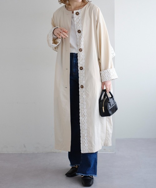 DISCOAT（ディスコート）の「バックフリルレースナイロンコート（ノーカラーコート・レディース・アイボリー・FREE）」の8枚目の写真