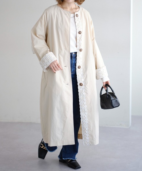 DISCOAT（ディスコート）の「バックフリルレースナイロンコート（ノーカラーコート・レディース・アイボリー・FREE）」の21枚目の写真