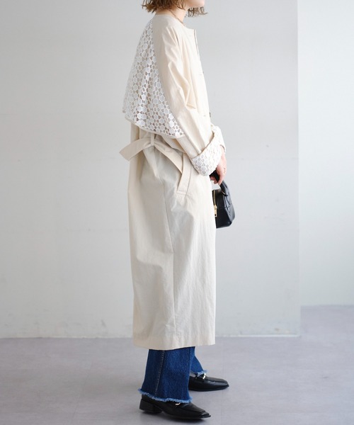DISCOAT（ディスコート）の「バックフリルレースナイロンコート（ノーカラーコート・レディース・アイボリー・FREE）」の5枚目の写真