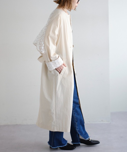 DISCOAT（ディスコート）の「バックフリルレースナイロンコート（ノーカラーコート・レディース・アイボリー・FREE）」の14枚目の写真