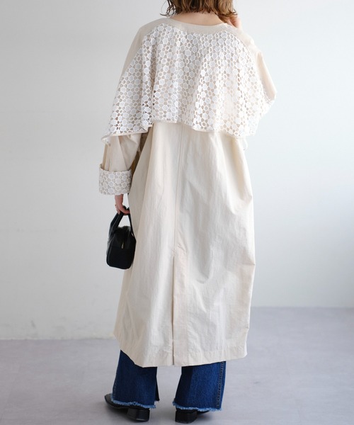 DISCOAT（ディスコート）の「バックフリルレースナイロンコート（ノーカラーコート・レディース・アイボリー・FREE）」の11枚目の写真