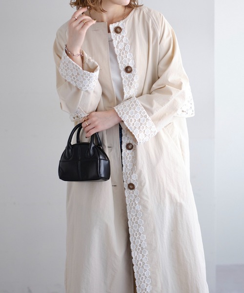 DISCOAT（ディスコート）の「バックフリルレースナイロンコート（ノーカラーコート・レディース・アイボリー・FREE）」の22枚目の写真