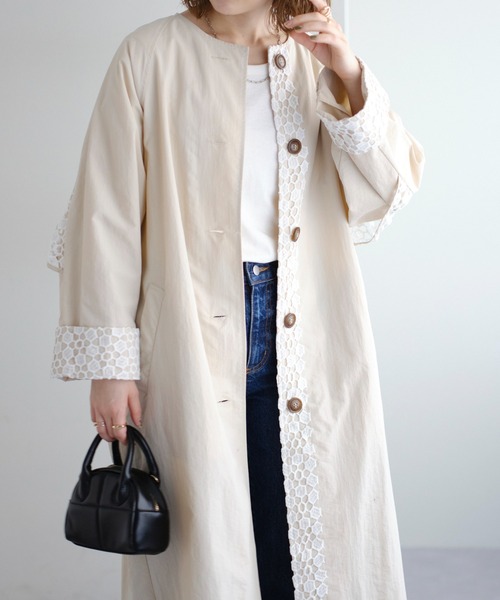 DISCOAT（ディスコート）の「バックフリルレースナイロンコート（ノーカラーコート・レディース・アイボリー・FREE）」の18枚目の写真