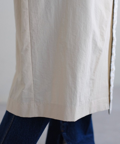 DISCOAT（ディスコート）の「バックフリルレースナイロンコート（ノーカラーコート・レディース・アイボリー・FREE）」の7枚目の写真