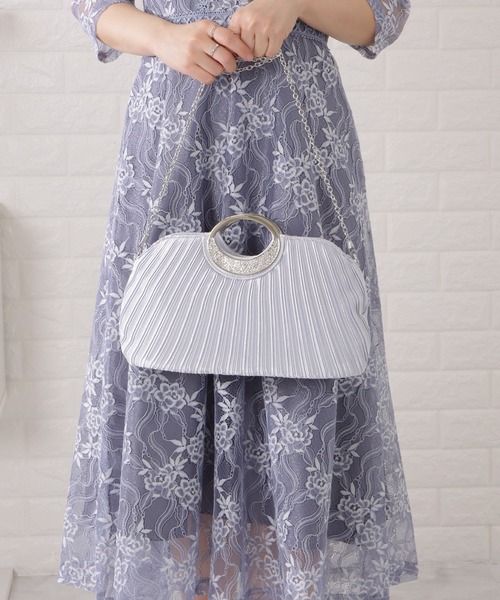 Lace Ladies(レースレディース)の「メタルハンドルサテンプリーツラウンドバッグ(クラッチバッグ・レディース・ブラック/シルバー/ベージュ・FREE)」の9枚目の写真