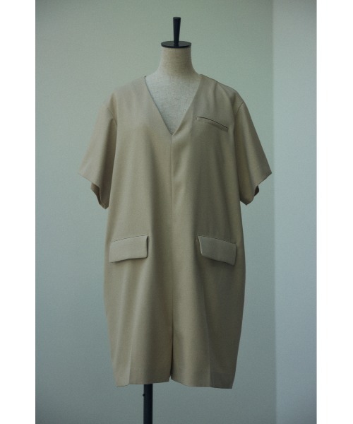 BLACK BY MOUSSY(ブラックバイマウジー)の「short all in one(ショートオールインワン)(つなぎ/オールインワン・レディース・ベージュ/ブラック・2/1)」の17枚目の写真