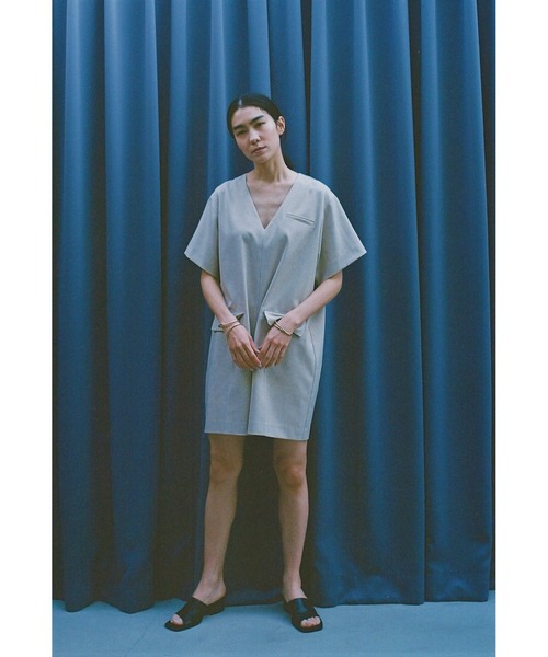 BLACK BY MOUSSY(ブラックバイマウジー)の「short all in one(ショートオールインワン)(つなぎ/オールインワン・レディース・ベージュ/ブラック・2/1)」の8枚目の写真