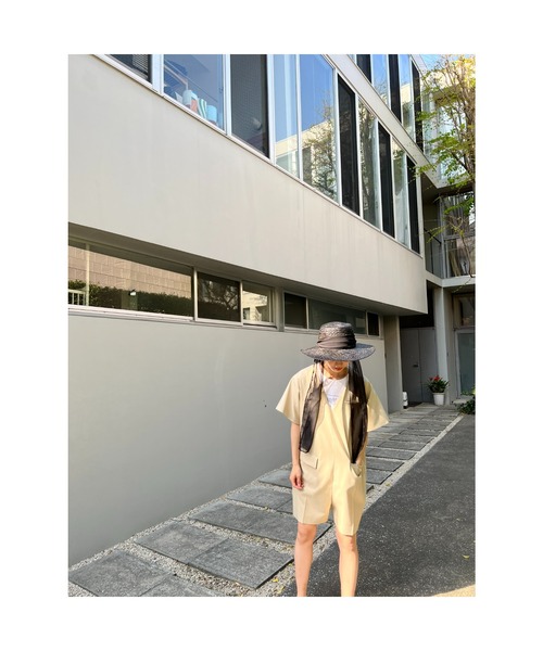 BLACK BY MOUSSY(ブラックバイマウジー)の「short all in one(ショートオールインワン)(つなぎ/オールインワン・レディース・ベージュ/ブラック・2/1)」の5枚目の写真