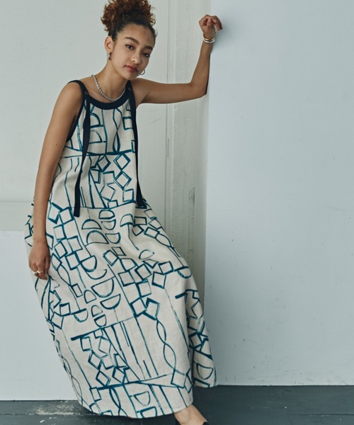 ROSE BUD(ローズバッド)の「テントラインワンピース(ワンピース・レディース・ブラック/ネイビー/ベージュ・FREE)」の3枚目の写真