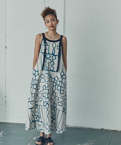 ROSE BUD(ローズバッド)の「テントラインワンピース(ワンピース・レディース・ブラック/ネイビー/ベージュ・FREE)」の10枚目の写真