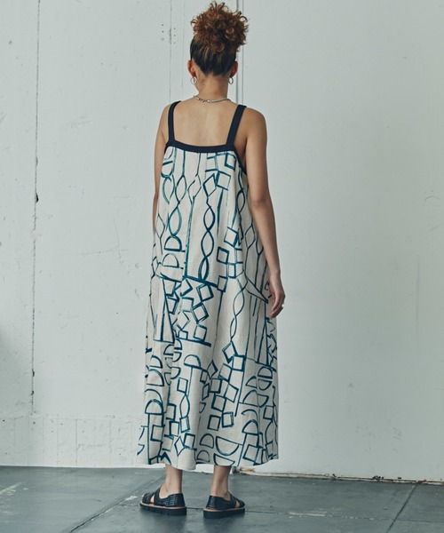 ROSE BUD(ローズバッド)の「テントラインワンピース(ワンピース・レディース・ブラック/ネイビー/ベージュ・FREE)」の11枚目の写真