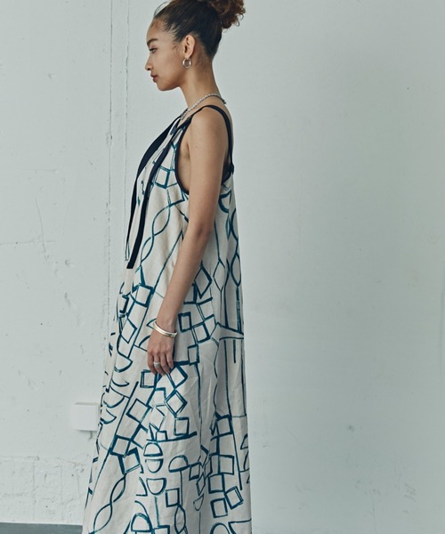 ROSE BUD(ローズバッド)の「テントラインワンピース(ワンピース・レディース・ブラック/ネイビー/ベージュ・FREE)」の13枚目の写真