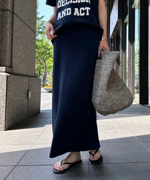 DouDou（ドゥドゥ）の「バックスリットニットスカート（スカート・レディース・ホワイト/ベージュ/グリーン/ネイビー・FREE）」の4枚目の写真