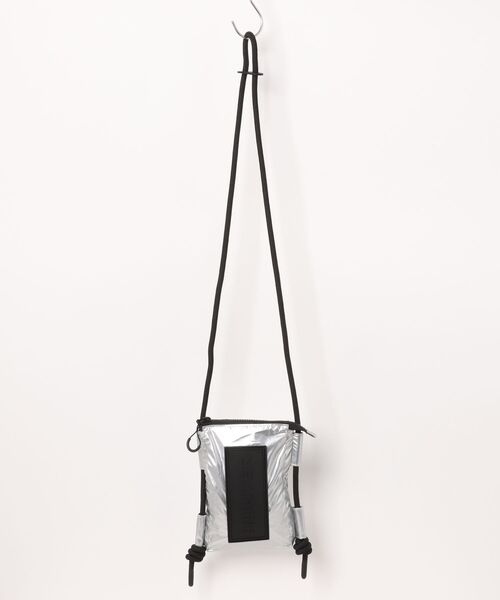 HUNTER(ハンター)の「《HUNTER》travel ripstop phone pouch(ボディバッグ/ウエストポーチ・メンズ・ブラック/ホワイト/ブラック×ブラック/ホワイト×レッド/グリーン系その他/レッド系その他/ホワイト系その他/ブルー系その他/シルバー/グリーン系その他2・フリー)」の10枚目の写真