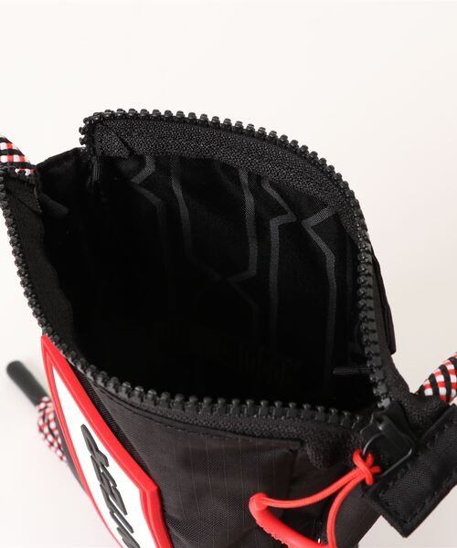 HUNTER(ハンター)の「《HUNTER》travel ripstop phone pouch(ボディバッグ/ウエストポーチ・メンズ・ブラック/ホワイト/ブラック×ブラック/ホワイト×レッド/グリーン系その他/レッド系その他/ホワイト系その他/ブルー系その他/シルバー/グリーン系その他2・フリー)」の16枚目の写真