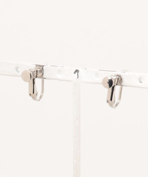 CERCA（チェルカ）の「September/ひと粒パールearring（イヤリング・レディース・ホワイト・FREE）」の2枚目の写真