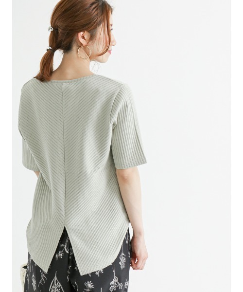 Te chichi(テチチ)の「針抜きリブ後ろスリット5分袖プルオーバー(Tシャツ/カットソー・レディース・グリーン/ブラック/オフホワイト・フリ-)」の3枚目の写真