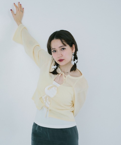 TINA:JOJUN(ティーナジョジュン)の「シアー リボンカーディガン TINA:JOJUN(カーディガン/ボレロ・レディース・アイボリー/カーキ/スモークピンク・M)」の4枚目の写真